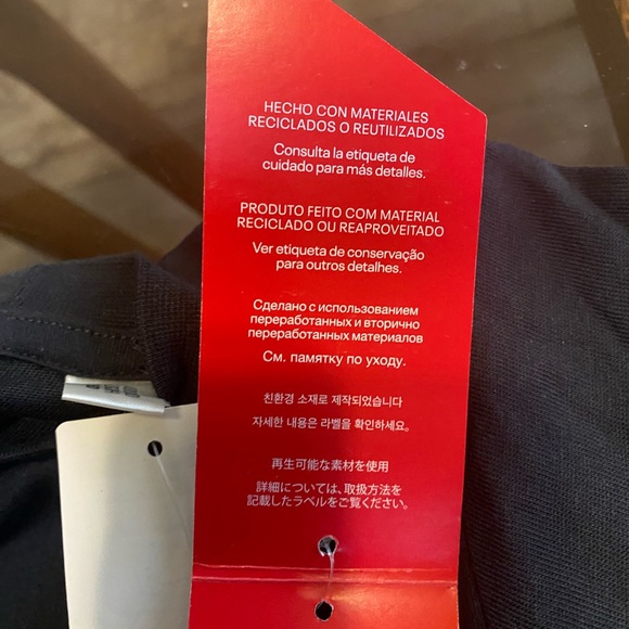 NWT Reebok Performance Tee. Woman’s. Black. Recycled material.Soft Light weight - Picture 8 of 9